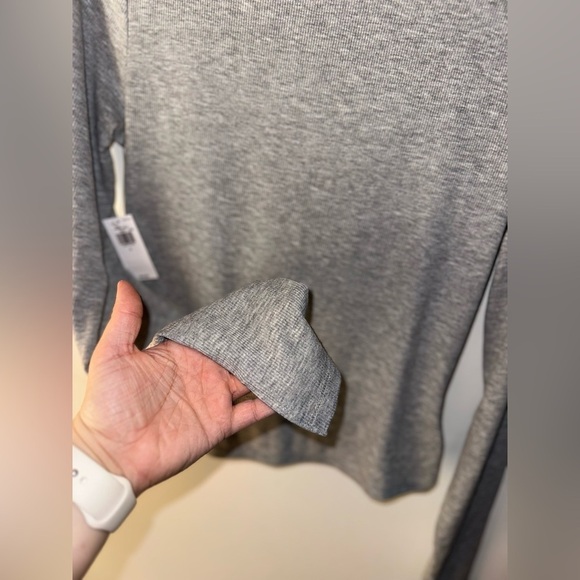 Old Navy Ultralite Go-Dry Long Sleeve Lightweight Top Size small NWT - Picture 4 of 11